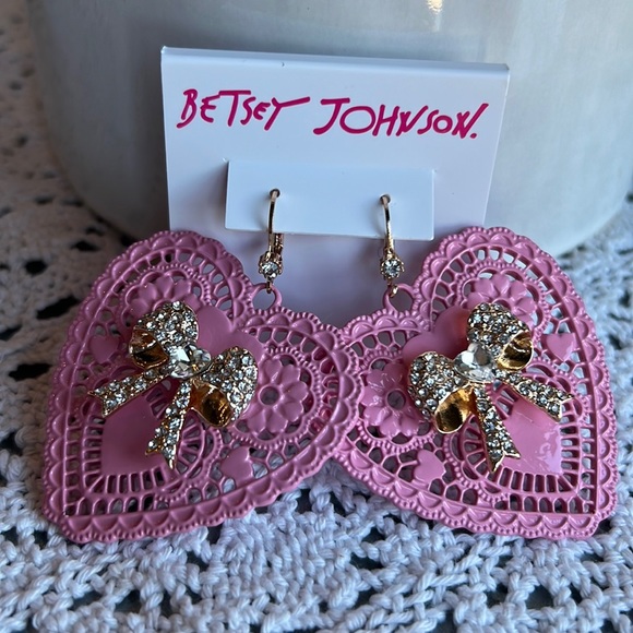 Betsey Johnson Jewelry - Gorgeous Betsey Johnson Light Pink Doily & Gold jeweled Bow Earrings Valentines